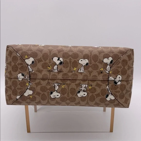 Coach X Peanuts City Tote Bag In Signature Canvas With Snoopy Print CBJ89 - Picture 6 of 13